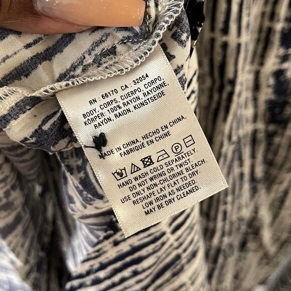 Anthropologie Holding Horses Button-Up Shirt Womens Small Navy Cream Basic - Picture 4 of 5